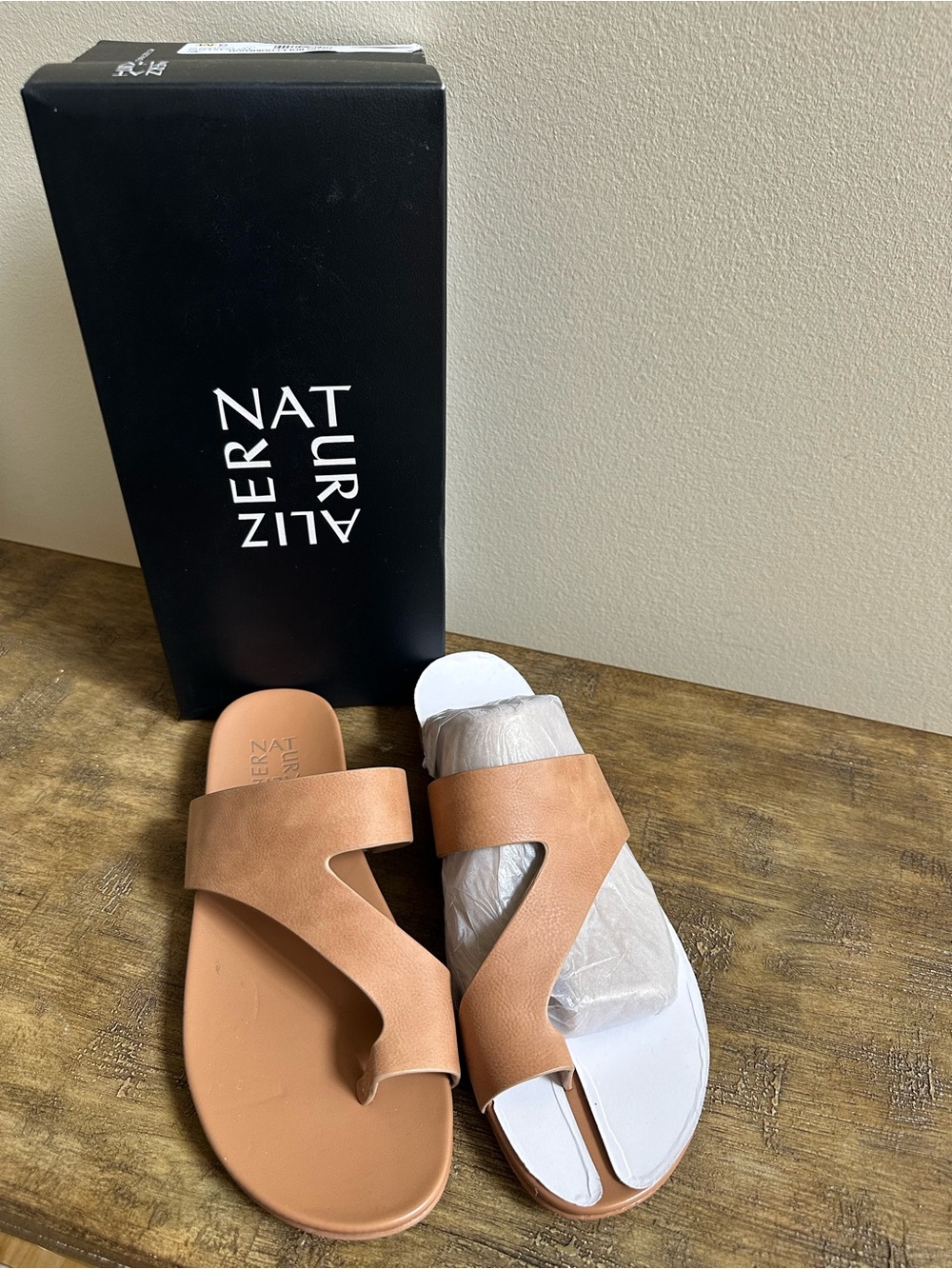 Naturalizer Genn-Bolt Cookie Dough Leather Toe-Loop Slide Sandals